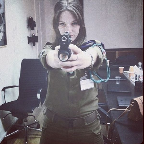 イスラエル軍の女性兵士1