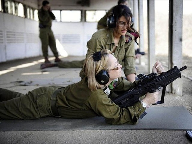 イスラエル軍の女性兵士119