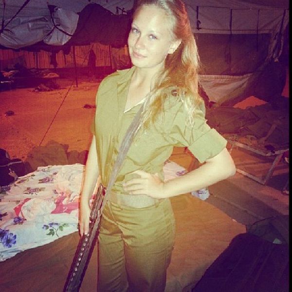 イスラエル軍の女性兵士45