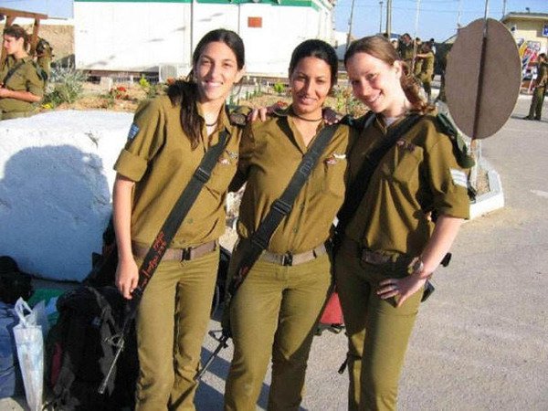 イスラエル軍の女性兵士82