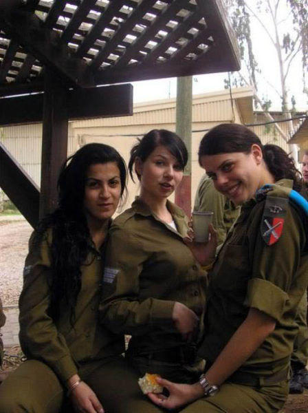 イスラエル軍の女性兵士85